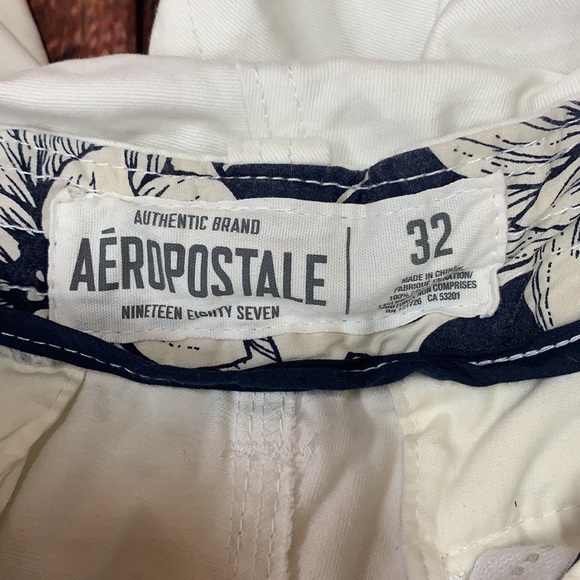 Sz32 Aeropostale White Cargo Shorts - Picture 4 of 4